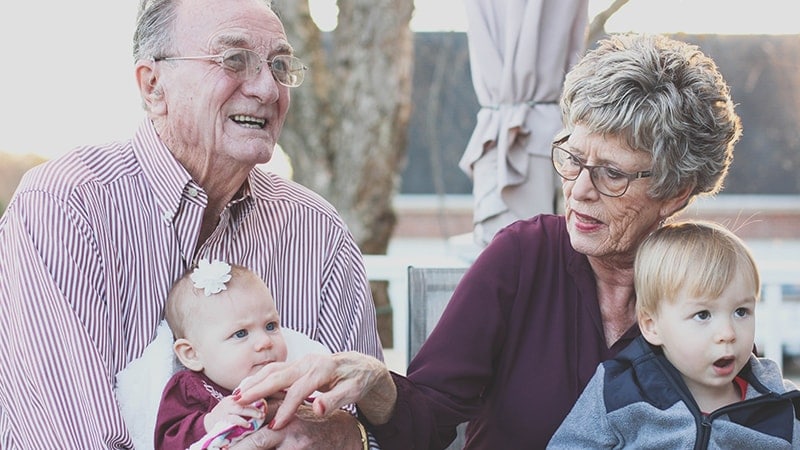Kata-Kata Bijak dalam Hubungan Rumah Tangga - Kakek Nenek Cucu