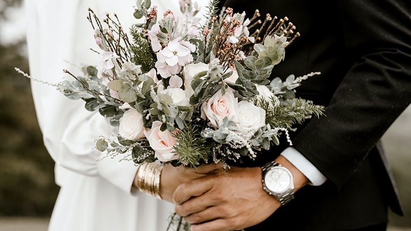 Ucapan Pernikahan untuk Sahabat yang Menyentuh - Buket Bunga
