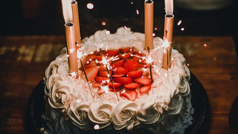 Ucapan Selamat Ulang Tahun untuk Suami Tercinta - Roti Strawberry