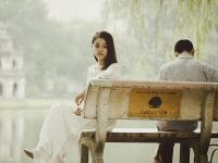 Kata-Kata Sedih Menyentuh Hati buat Suami - Pasangan Sedang Bertengkar