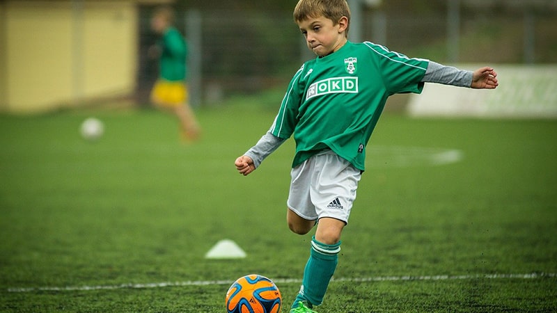 Anak Bermain Sepak Bola