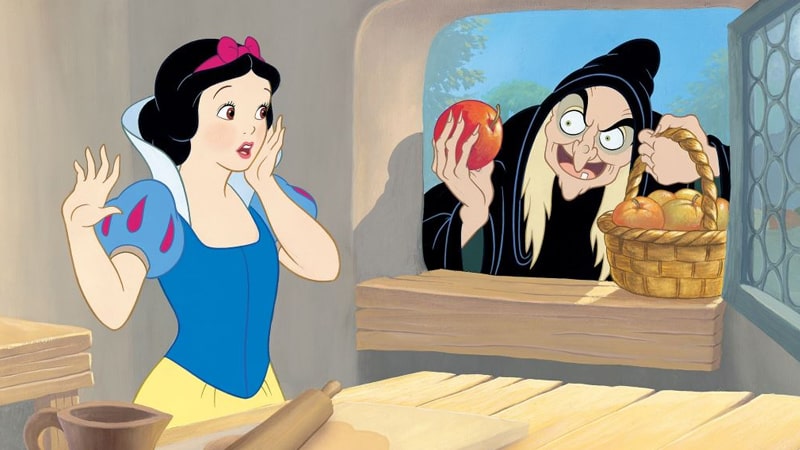 Cerita Dongeng Putri Salju - Snow White dan Nenek Tua