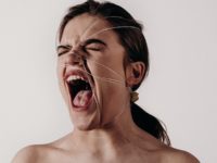 Kata-Kata PMS Menyiksa - Wanita Tersiksa