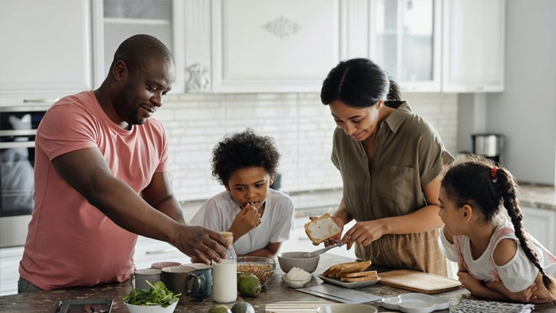 Kata-Kata Keluarga Sederhana - Makan Bersama