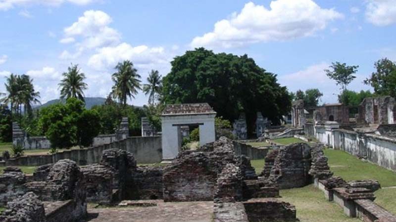Penyebab Runtuhnya Kerajaan Banten - Istana Kaibon