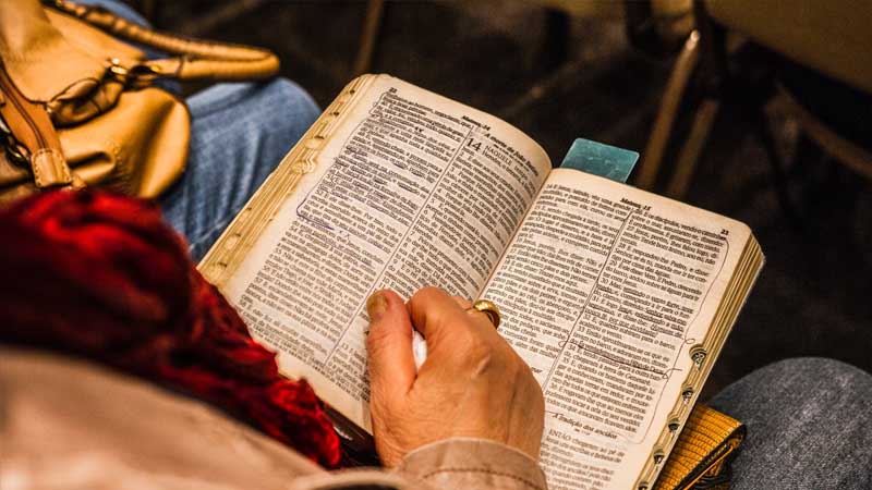 Kata Bijak Kristen Tentang Doa - Membaca Alkitab