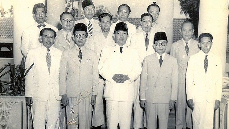 Penyimpangan Masa Orde Lama - Kabinet Soekarno